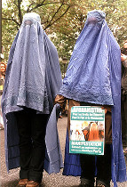 Une femme n'est pas un objet que l'on enferme dans une armoire ou derri�re un rideau